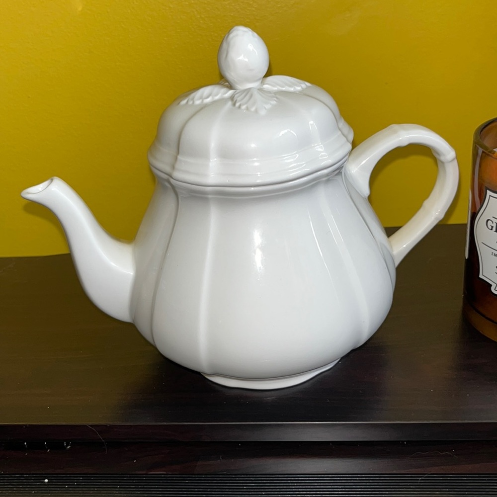 Villeroy & Boch 1748 Chambord teapot Fine China Germany